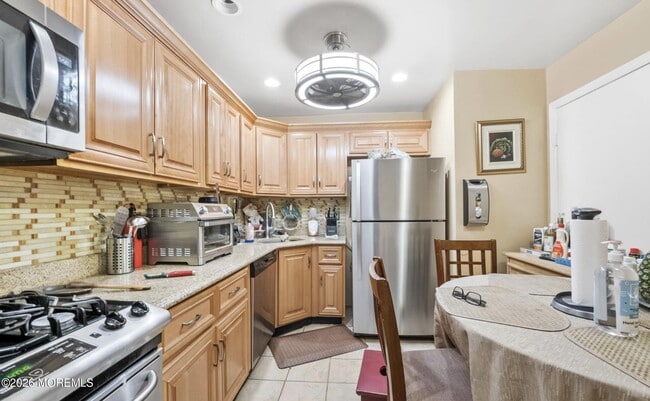 Photo - 390 College Dr E Unit 390