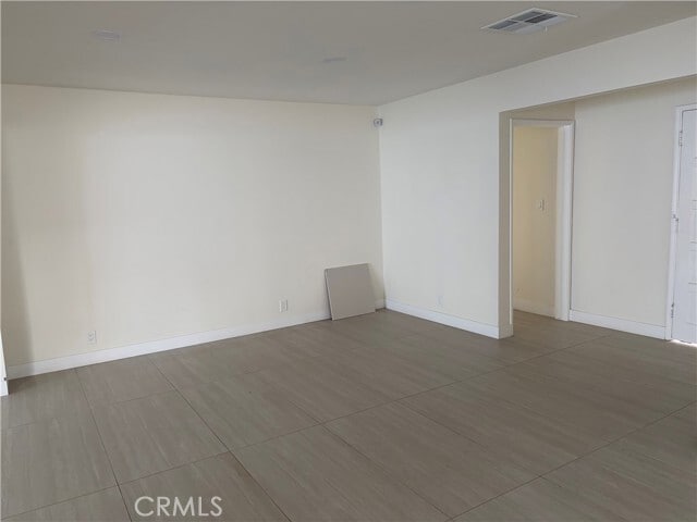 Photo - 19216 Calvert St