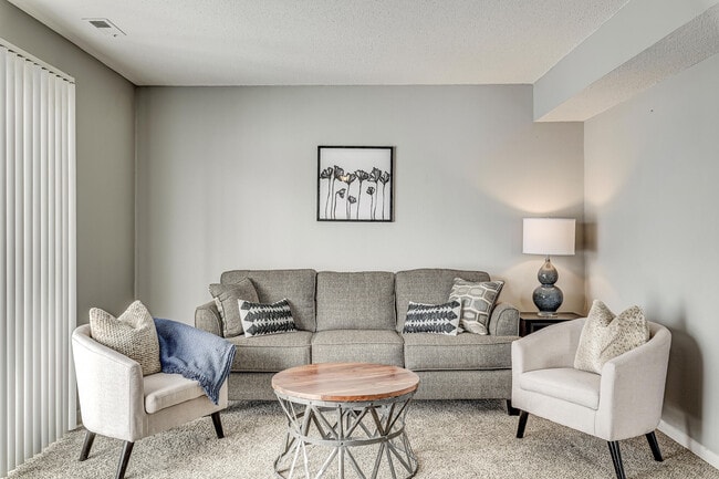 Photo - Oakbrook Village Apartments