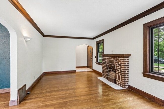 Photo - 5009 Gladstone Blvd
