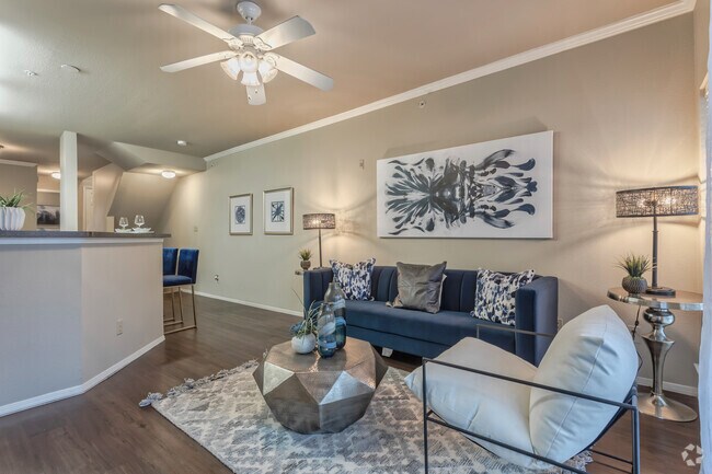 2BR, 2BA - 1123 SF B1 - Living Area - Retreat at Spring Park