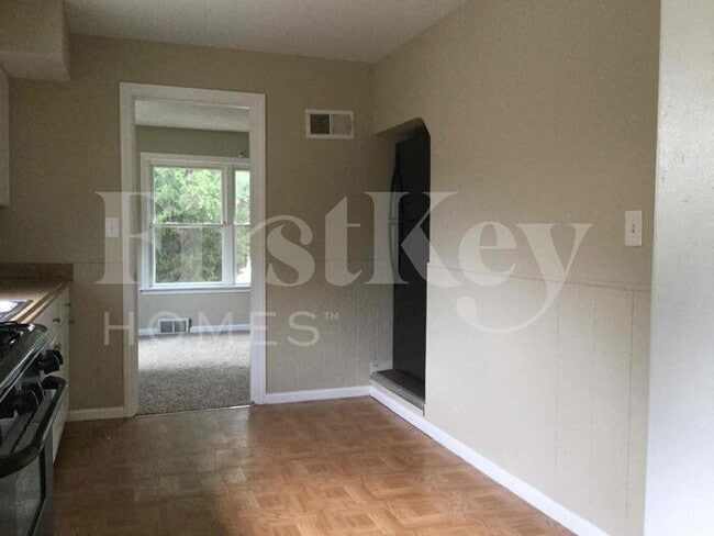 Photo - 123 Keller Ave