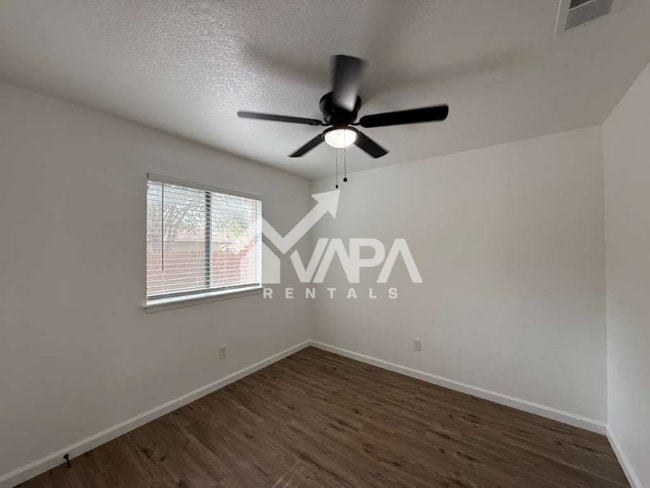 Photo - 311 Kingsman St