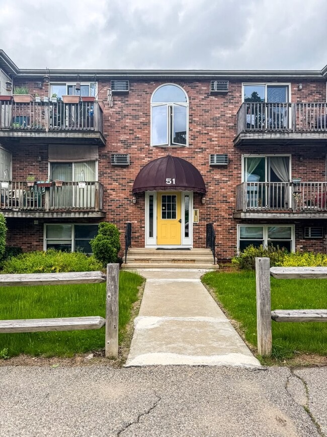 Building Photo - 51 Alvarado Ave Unit 101