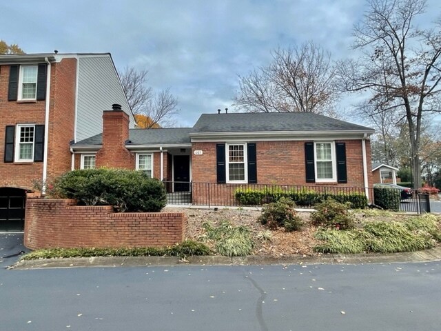 Photo - 605 Dunwoody Chace (Atlanta, GA)