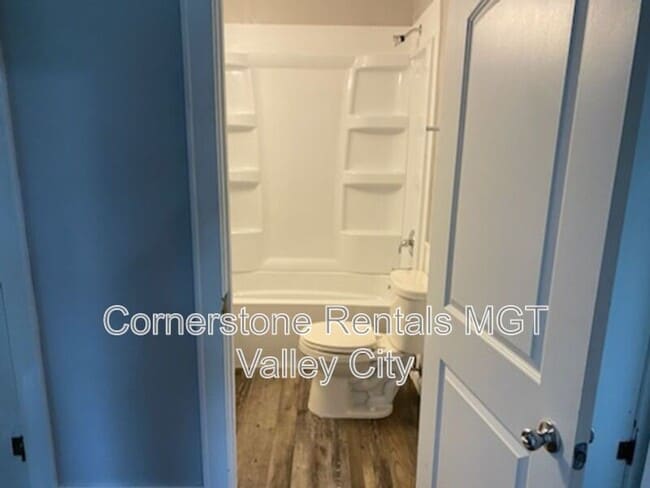 Photo - 208 5th Ave SW