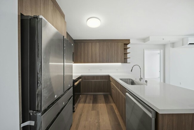 Photo - 1515 Liona St Unit 4316