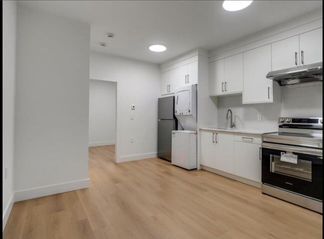 Photo - Bsmt 11772 92 AVE.