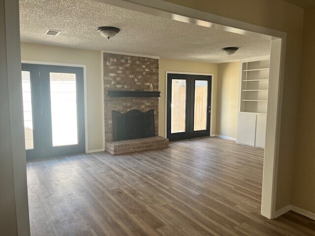 Building Photo - 17149 Beaver Springs Dr Unit 13