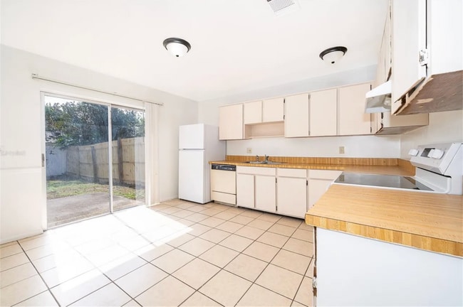 Photo - 8026 Woodduck Dr