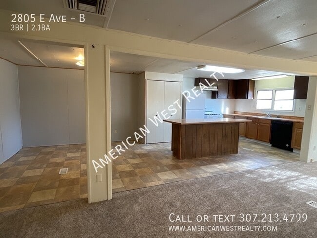 Photo - 2805 E Ave