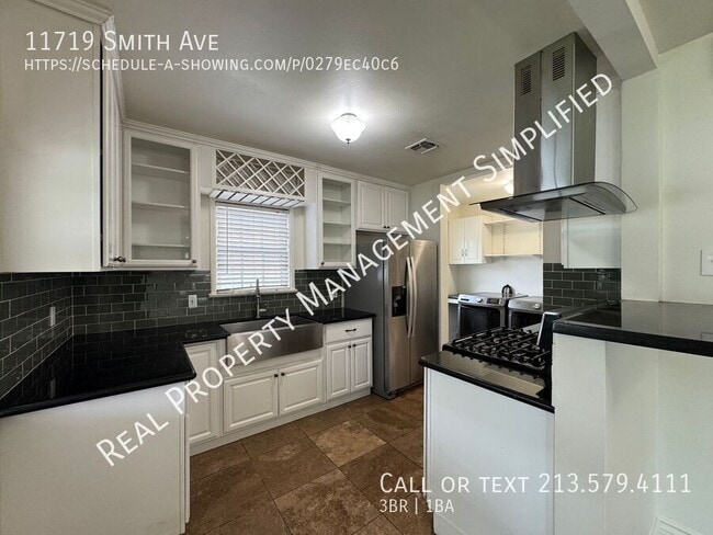 Photo - 11719 Smith Ave