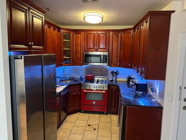 Photo - 719 Monroe St Unit 3