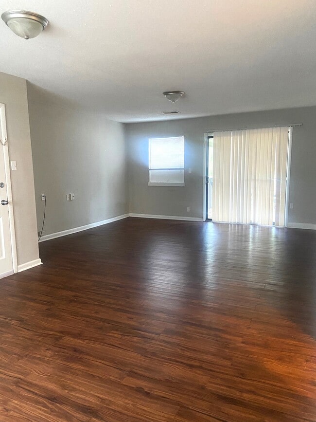 Photo - 921 Garywood Pl