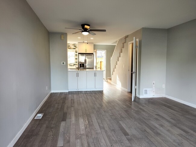 Family room - 1811 S Quebec Way