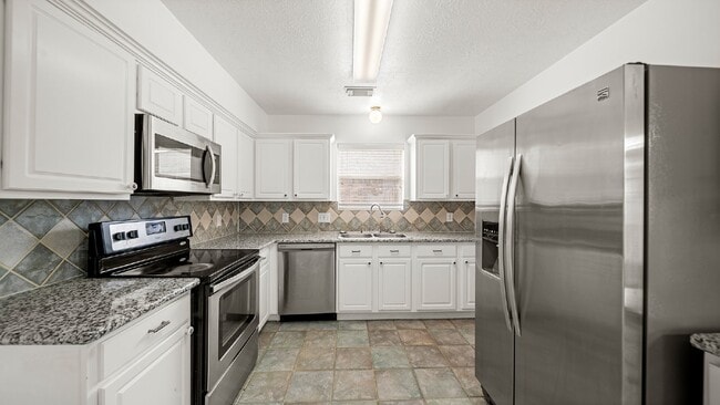 Photo - Spacious 4-bedroom in Pearland ISD!
