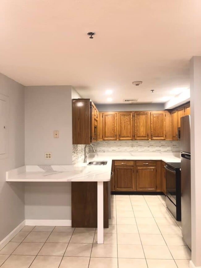 Building Photo - 39 Parlin St Unit 203