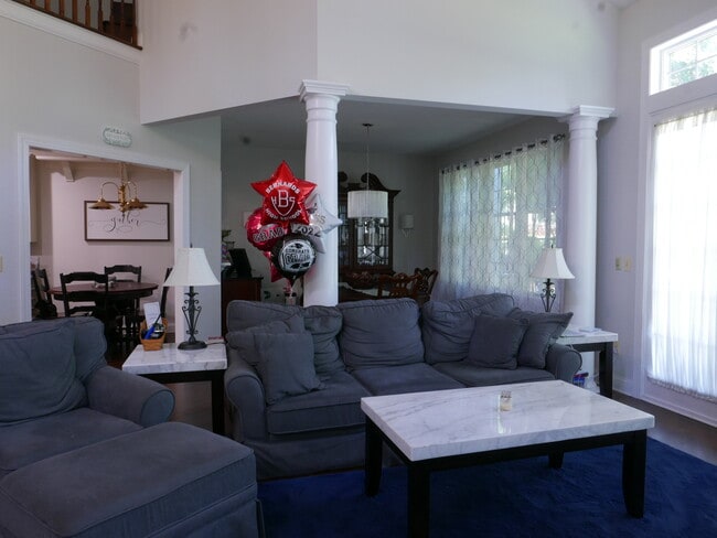 Living Room - 8 Meadowbrook Club Way