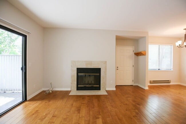 Photo - Richmond Marina Bay Condo In Gated Community