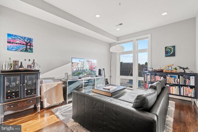 Photo - 3525 14th St NW Unit 4