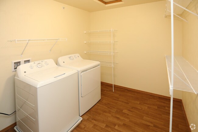 2BR, 2BA - 1,140 SF - Eagle Trails Estates Apartments