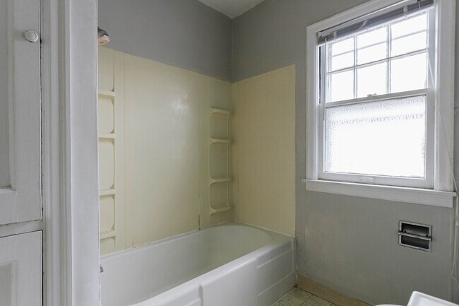 Photo - PRELEASING for AUGUST! Close to Campus: In... Unit 1522