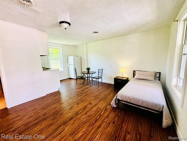 Photo - 507 Lakeville Rd Unidad 9