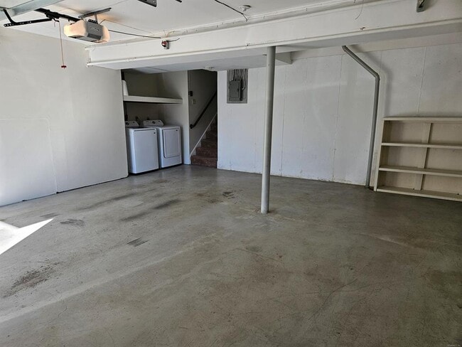 Photo - 1401 Farmington Ave Unit B