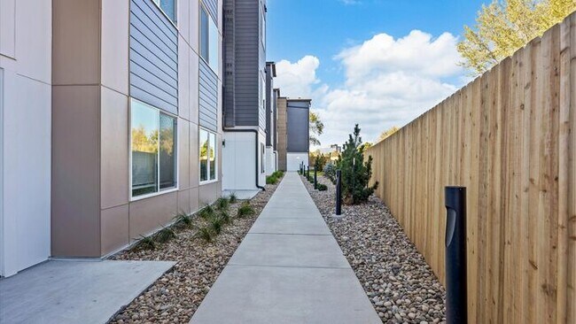 Photo - The Palisade: Modern Studio Living: Contem...