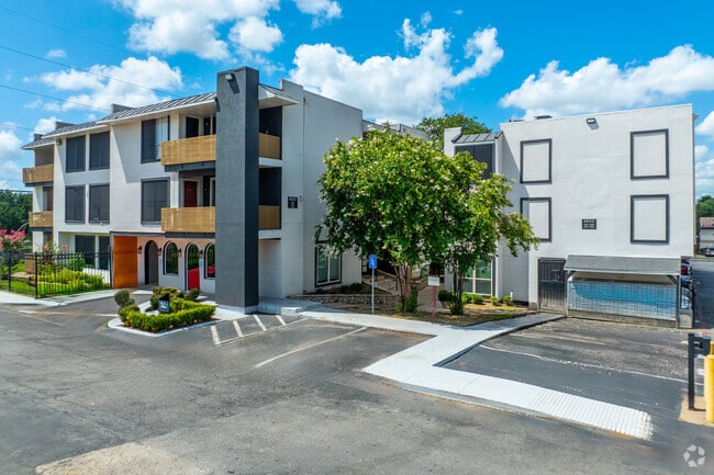 Leasing Office