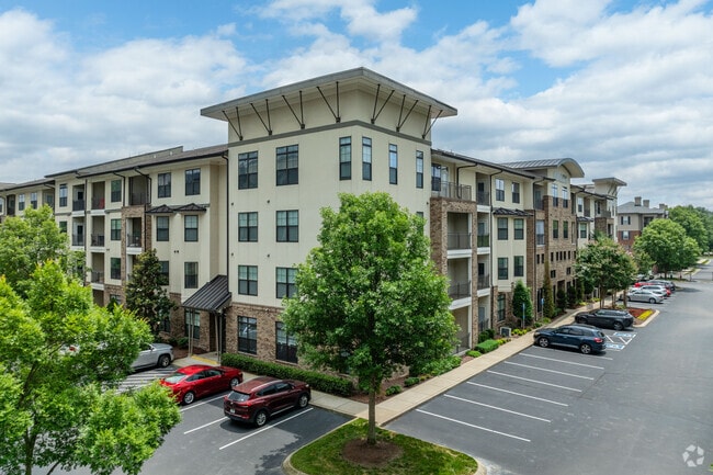 Building Photo - Avalon at Seven Springs Rental