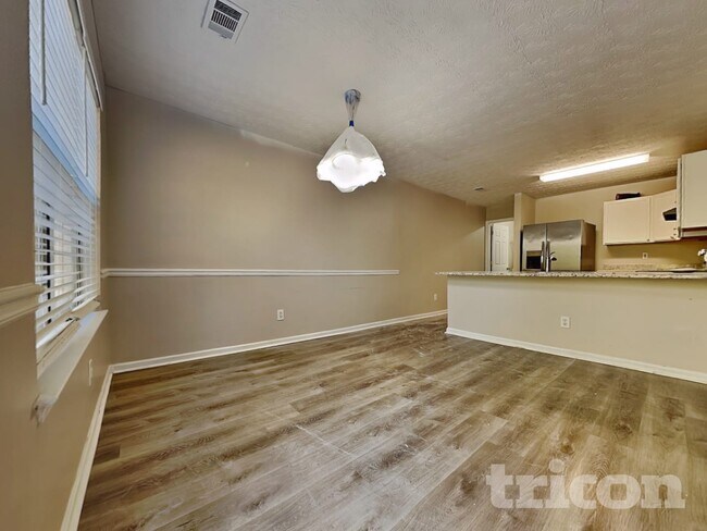 Photo - 1681 Riverchase Cir NE
