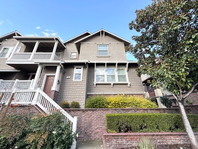 Downtown Livermore Elegant Condo with many... - Downtown Livermore Elegant Condo with many...