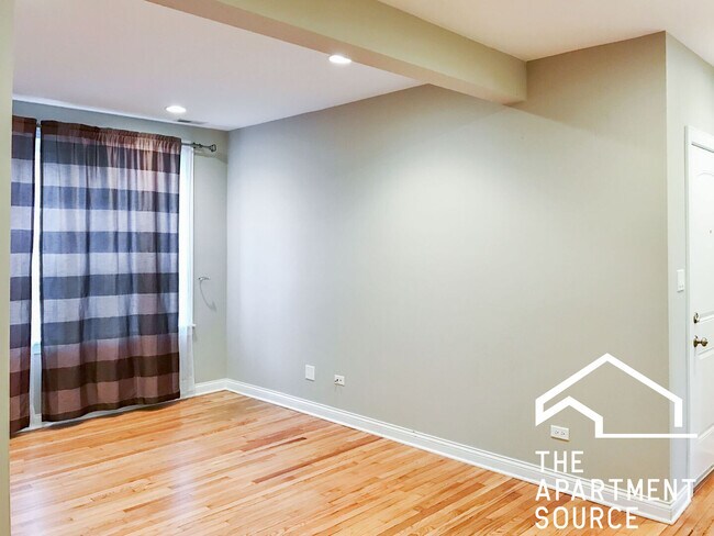 Photo - 3810 N Marshfield Ave Unit 1D