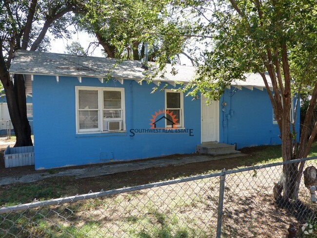 Building Photo - 1 bedroom 1 bath home that won't break the...