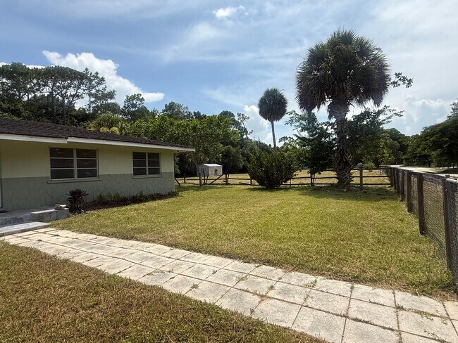 13886 22nd Rd N