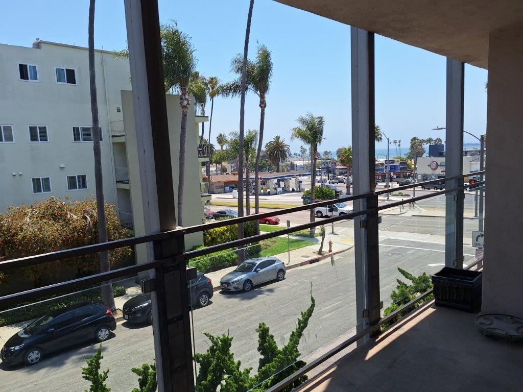 Photo - 3819 E Livingston Dr (Long Beach, CA)