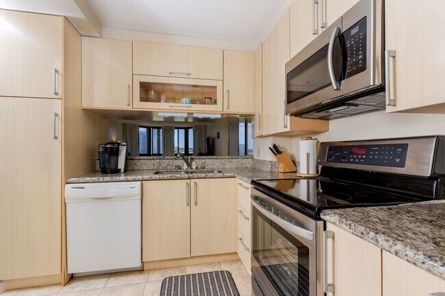 Photo - Country Club Plaza 3 bedroom 2 Bath 2 parking Unidad 613