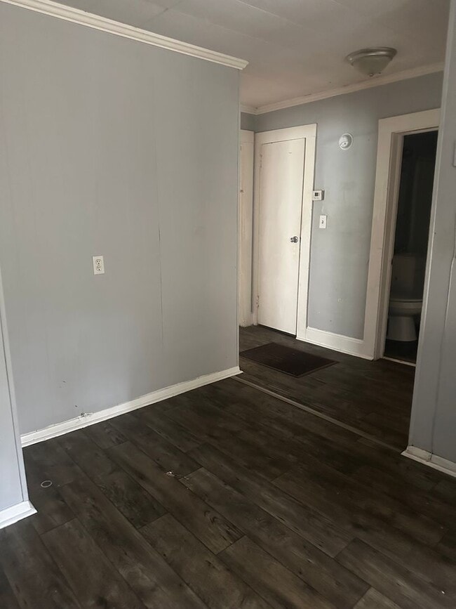 Photo - Charming 3 bedroom 1 bath with plenty of open space!