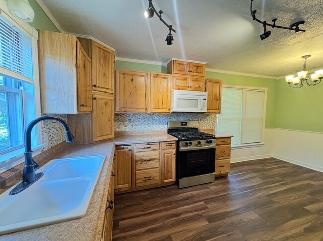 Photo - 1002 Barnhill St