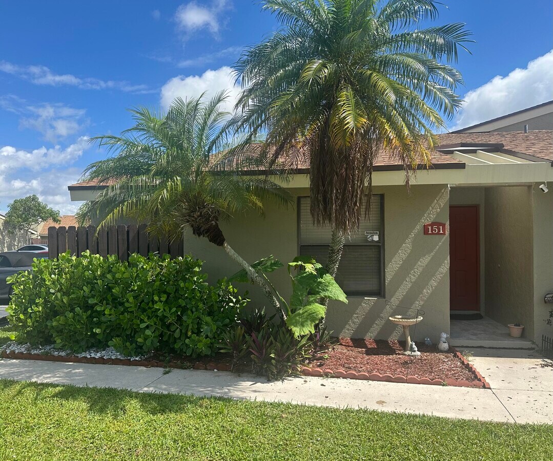 Photo - 151 Meadows Dr House
