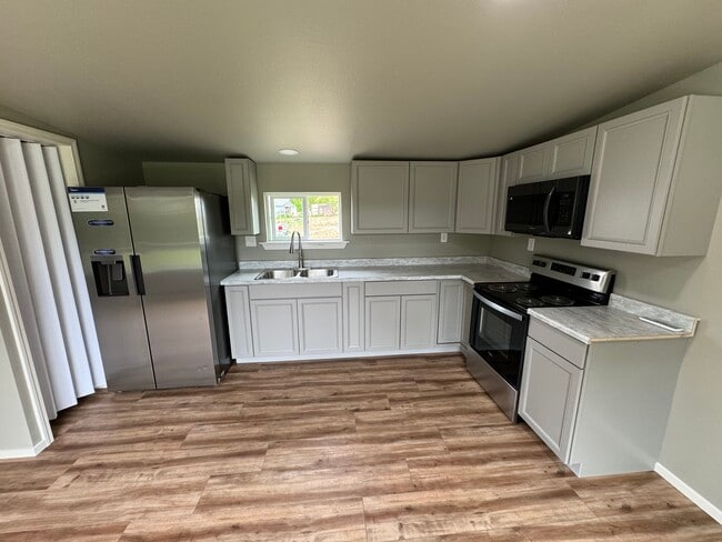 Building Photo - 201 N Nile Ave Unit B