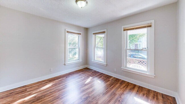 Photo - Beautiful Beaver Hills Single Family