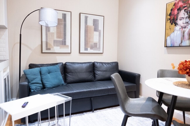 Building Photo - 230 W 113th St