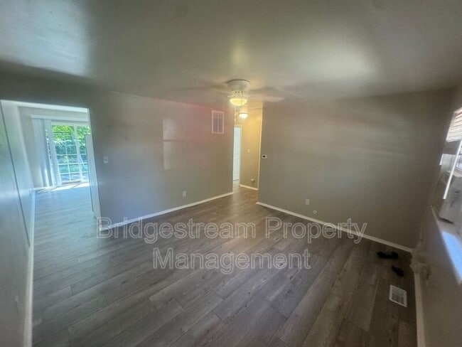 Building Photo - 5474 Broomall St Rental