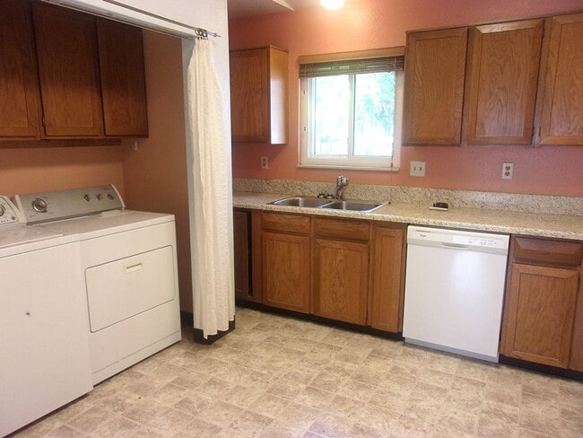 Photo - 1800 Corriedale Dr