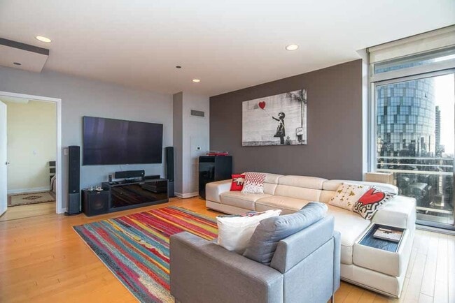 Photo - 737 W Washington Blvd Unit 1508