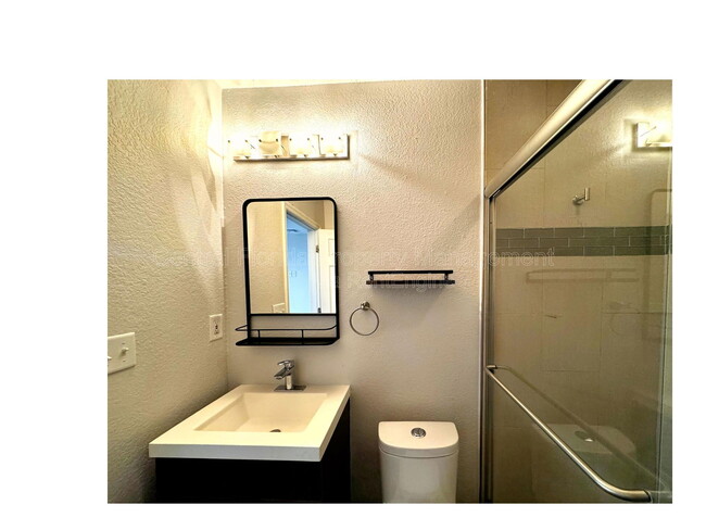 Photo - 729 Hayden Ln