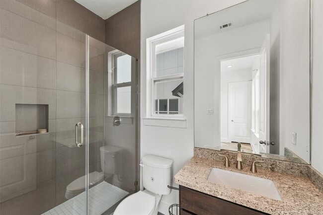 Building Photo - 3205 Baron St