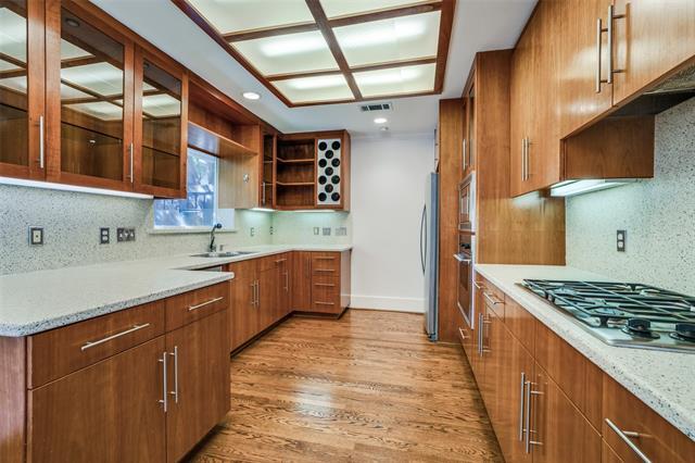 Photo - 6930 Kenwood Ave